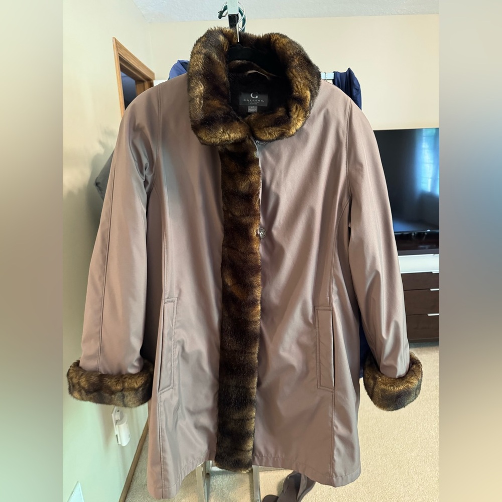 Gallery Coat